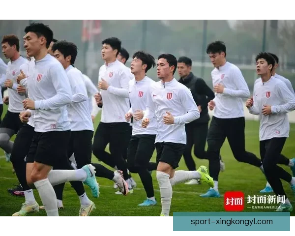 成都新帅盛赞冬训与球迷热情 成都新帅盛赞冬训与球迷热情